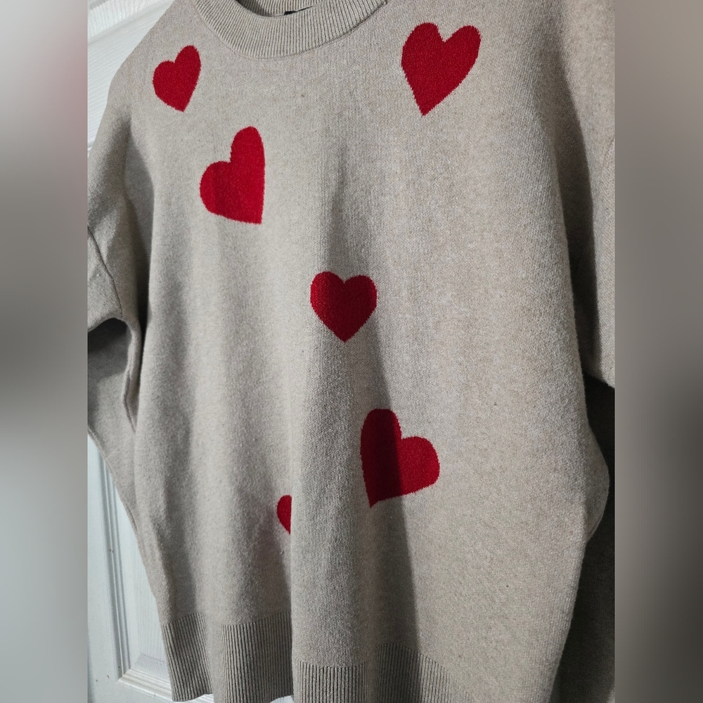 Women's Tahari Heart ❤️ Sweater Sz L - Picture 2 of 4